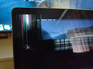 Apple MacBook Pro 13" 2018 Touch Bar i5 16GB 256GB – For Parts (Cracked) - Picture 1 of 7