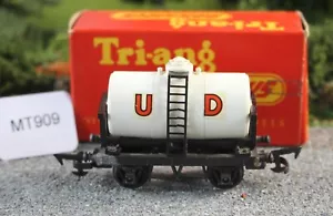 Triang OO 1:76 R.15 United Dairies Milk Tank Wagon Fair FNQHobbys MT909 - Picture 1 of 12