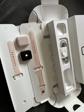 Apple Watch Series 4 GPS 40 mm Gold Aluminum Case with Pink Sand Sport Band