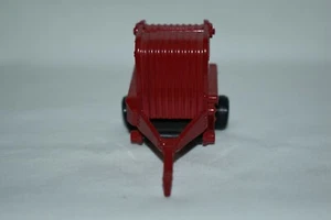 Ertl 1:64 Case IH 2400 Round Baler W/Bale - Picture 1 of 4
