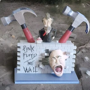 Pink Floyd The Wall Music Rock Pop Figurine Statuette forward, captain PLA 160mm - Picture 1 of 6
