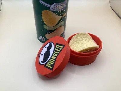 Made For Pringles To Go Chiphalter Rot Brotdose Topf Reisebehälter Rot - Bild 1 von 3