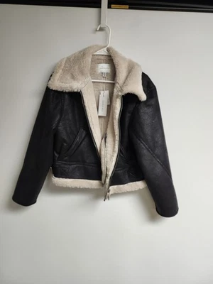 Jason Wu 人造剪羊毛飞行员夹克黑色和棕褐色夏尔巴内衬拉链... — 第 1/4 张图片