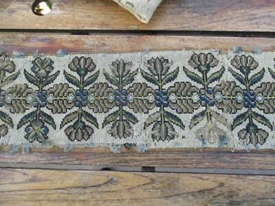 Bande de tapisserie au demi point ancienne (XVIe ?) lin, soie et laine - Photo 1/4