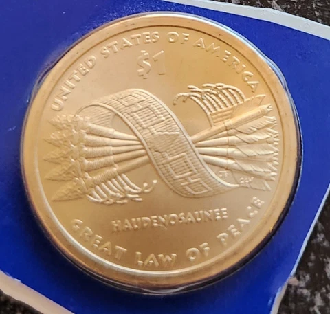 2010 "P" SACAGAWEA NATIVE AMERICAN DOLLAR IN MINT SET HOLDER - SHIPS FREE IN USA Cover