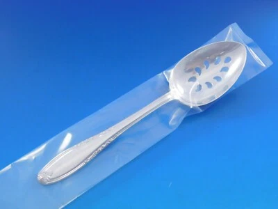 Cuchara para servir Leonore by Manchester de plata esterlina perforada 9 agujeros personalizada 8 1/8" Foto 1 de 4