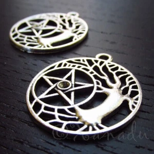 Dijes enchapados en plata envejecida de 30 mm árbol celta y estrella C3765 - 5, 10 o 20 piezas - Imagen 1 de 3