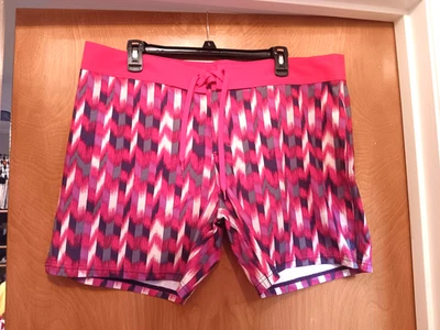 Pantalones Cortos Prana Board XL NUEVO CON ETIQUETAS McKenna Estampado Geométrico Rosa Negro Gris PrAna Natación Foto 1 de 4