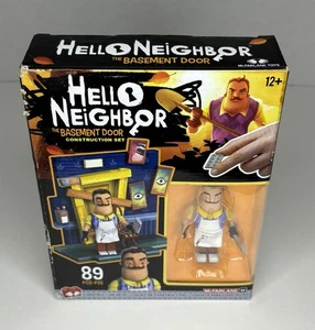 NEU VERSIEGELT McFarlane Hello Neighbor Kellertür Bauset 89-teilig - Bild 1 von 6