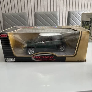 Mini Cooper Motormax 1:18 Diecast Model Car – Boxed, metallic green - Picture 1 of 4