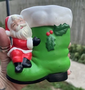 Weihnachtsmann auf Stiefel Weihnachten Urlaub Übertopf Keramik handbemalt 70er Vintage - Bild 1 von 9