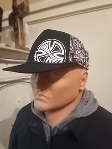 Independent Truck Company Mütze Erwachsene Druckknopflasche schwarz & weiß Netzrücken Indepen Skate - Bild 1 von 4