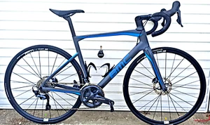 BMC Roadmachine 01 Four - 54cm Carbon Road Bike- In MINT CONDITION RRP £3,990 - Picture 1 of 21