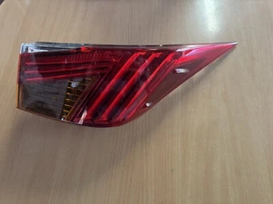 Lexus Is 300h Luce Posteriore Esterno Lato Guida Destro 81560-53311 Anno 2017 - Foto 1 di 9