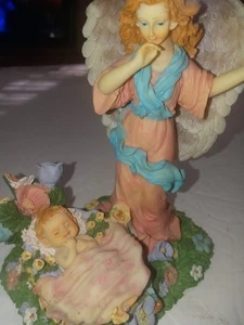 Engel mit Baby im Korb Blumen Harz 6" hoch bunt 5 x 3,5" Basis  - Bild 1 von 13