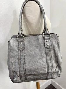 Borsa a tracolla Frye Melissa tote argento metallizzato pelle invecchiata prezzo al pubblico consigliato $398 - Foto 1 di 18