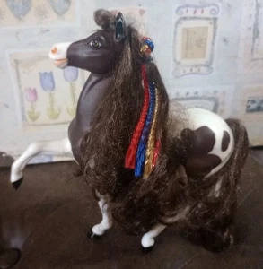 Hermoso pelo raro de caballo de plástico manchado marrón y blanco Reeves/Bryer - Imagen 1 de 15