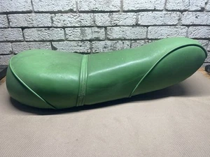 Suzuki RV125 Seat Saddle With Mounting Hardware OEM 1973 - Foto 1 di 11