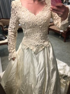 90's Vintage LACE Wedding Dress 100%SILK LONG SLEEVE Ballgown Reg $10 000 Size10 - Picture 1 of 20