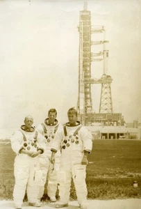 USA Cape Kennedy Saturn Rakete Skylab Astronauten Conrad Weitz Kerwin Foto 1973 - Bild 1 von 3