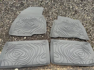 Genuine Dacia Duster Comfort Mk3 2023-2025 Rubber Car Mats Full Set Brand new - Picture 1 of 5