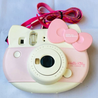 Cámara instantánea FUJIFILM Instax Mini Hello Kitty serie Cheki rosa usada Japón Foto 1 de 4