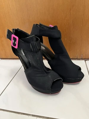 Charlotte Russe Tacón Puntera Abierta Negro Y Rosa Talla 6  Foto 1 de 4