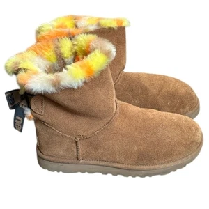 UGG Mini Bailey Bow Plaid Punk Stiefeletten Damen 9 Chestnut Wildleder - Bild 1 von 10