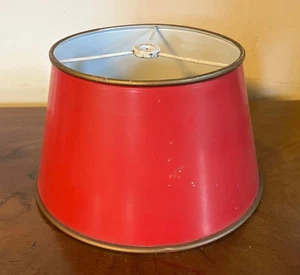Pantalla de lámpara vintage de metal Tole rojo - Imagen 1 de 12