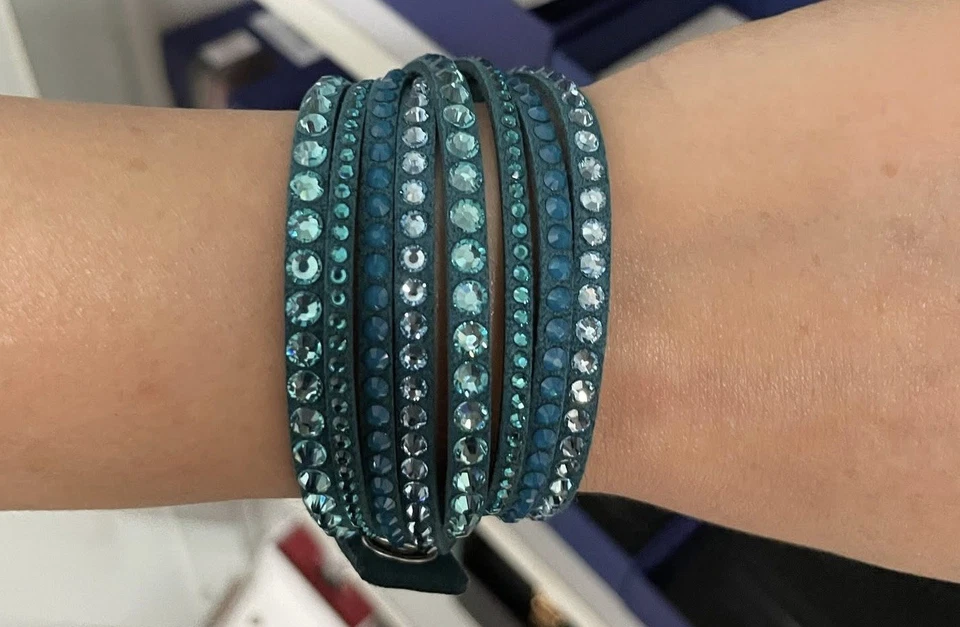 🎄🎅🎁🎄Autêntica pulseira Swarovski Slake Wrap (gargantilha). Novo na caixa. APOSENTADO.  - Imagem 1 de 4