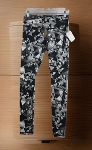 NEW NWT Women's Reebok Black & White Abstract Geo Pattern Ankle Leggings Size S - Picture 1 of 4