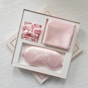 Satin Pillow Case With Eye Mask And Scrunchie Set (Light Pink) - Picture 1 of 2