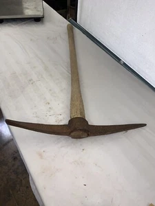 Vintage 8-1/2#  Digging Pick/Mattock Pick Axe - Picture 1 of 9