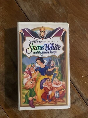 Walt Disney’s Snow White And The Seven Dwarfs VHS - Masterpiece Collection - Image 1 of 3