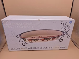 Plato de pastel ovalado International Silver Company con diseño de hoja incluye soporte - Imagen 1 de 2