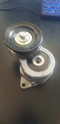 Оригинальный натяжитель ременного привода HONDA S2000 AP1 AP2 в сборе 31170-PCX-003 - Изображение 1 из 3