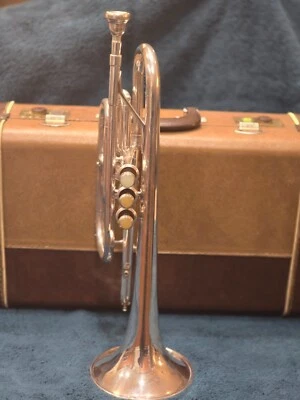 Corneta Yamaha YCR-231s plateada brillante reparada profesionalmente Foto 1 de 4