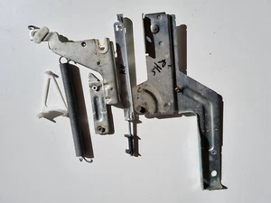 BOSCH SGI43E02GB/16 SEMI-INT DISHWASHER -SPARES - Right Hand Door Hinge- 166875 - Picture 1 of 3