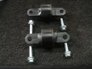 KIT DE CASQUILLO BRAZO TRASERO EJE TRASERO FORD FOCUS MK1 MK2 ST170 CON PERNOS - Imagen 1 de 1