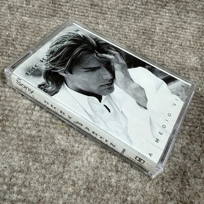Ricky Martin A Medio Vivir Cassette Tape 1995 Maria Spanish Music NEW SEALED Foto 1 de 4