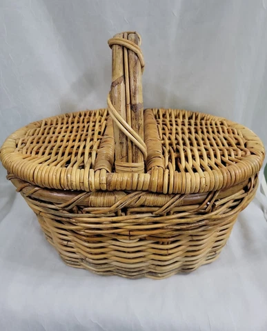 Vtg Wicker Oval Egg Gathering Farmers Harvest Picnic BASKET & LID Farmhouse 18" Cover