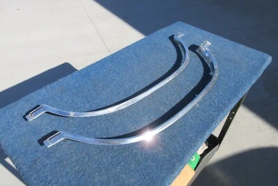 1972 Ford Galaxie 500 LTD REAR WHEEL OPENING MOLDINGS PAIR Foto 1 de 4