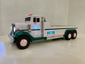 Hess LKW 2022 Pritsche Urlaub Sammler Spielzeug mit Licht & Sound - GETESTET FUNKTIONIERT - Bild 1 von 9