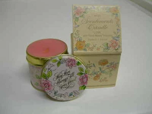 AVON SCENTIMENTS CANDLE "LOVE" "FLORAL MEDLEY" NIB!! - Picture 1 of 1