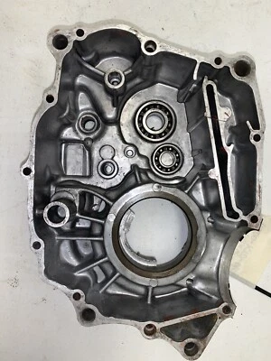 1998 Honda Xr200r левый картер половина 11200-KT0-680 - Изображение 1 из 4