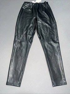 NWT Abercrombie & Fitch Vegan Leather Pants Women’s Small Short Black Zip -4377 - Picture 1 of 20
