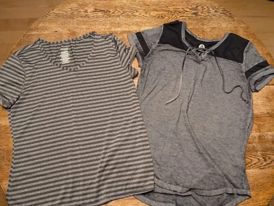 Lote de camisas grises Danskin semi-ajustadas y auténticas American Heritage SO relajadas Foto 1 de 3