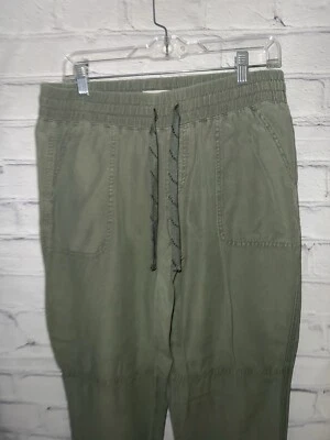 Pantalones cortos Maurices de cintura elástica color verde claro liso para mujer 10 Foto 1 de 4