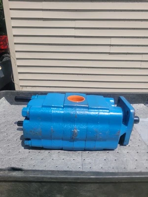 Permco P3100VX12DC15 Hydraulic Pump, New Open Box, Minor Storage Wear - Image 1 of 4