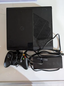 Microsoft Xbox 360 E Model 1538 / Corona Konsole & Zubehör *BESCHREIBUNG LESEN* - Bild 1 von 10